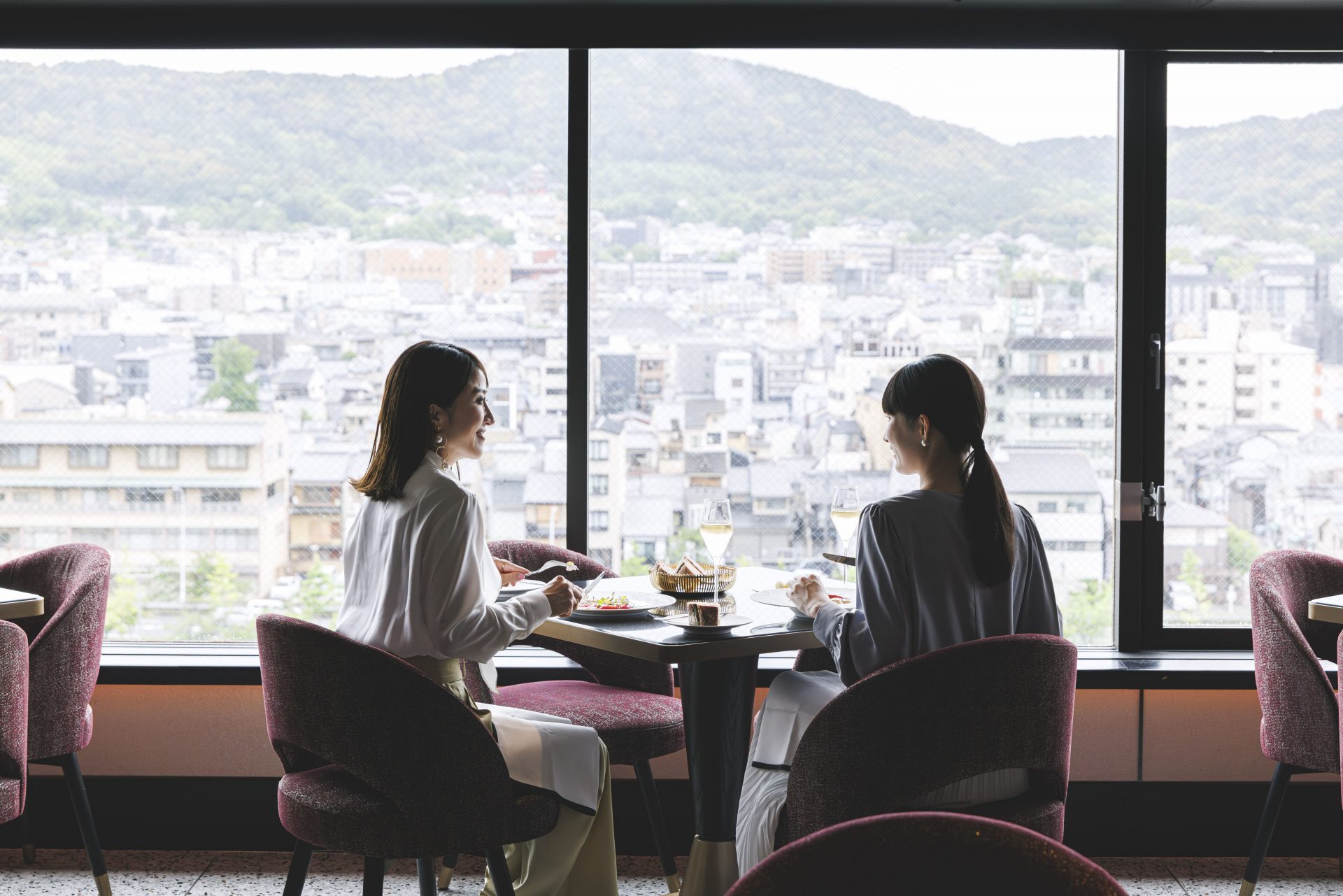 【開業5周年】ペアリング付き特別メニューとランチフォション＆デザートビュッフェの特別価格のご案内