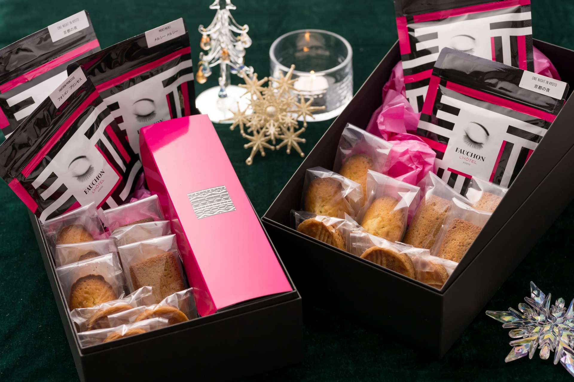 クリスマスハンパー（ノエル・ライト：焼き菓子、紅茶／グラン・ノエル：焼き菓子、紅茶、シュトーレン）